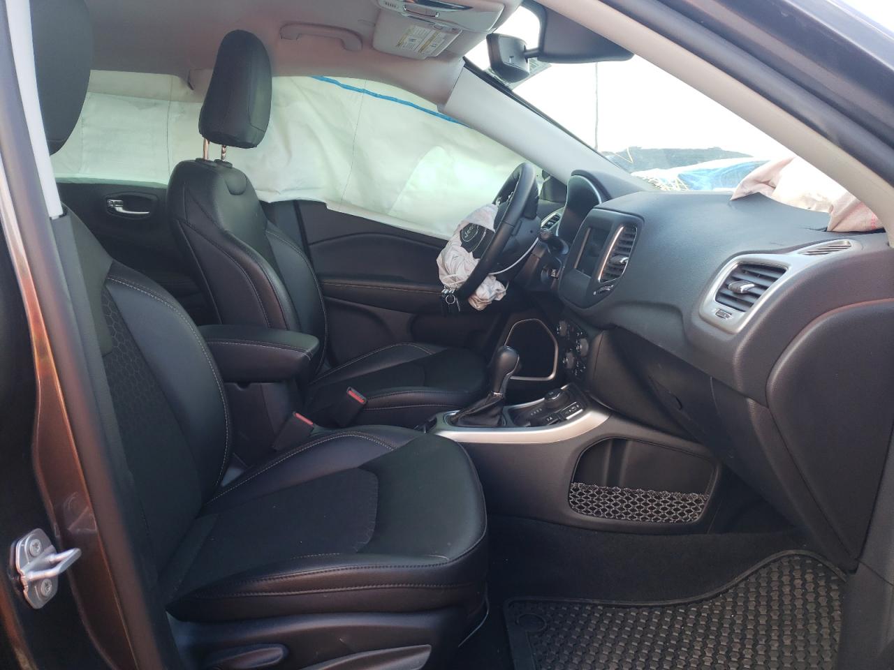 Photo 5 from auction – 2021 JEEP COMPASS LA with VIN 3C4NJDBBXMT529697