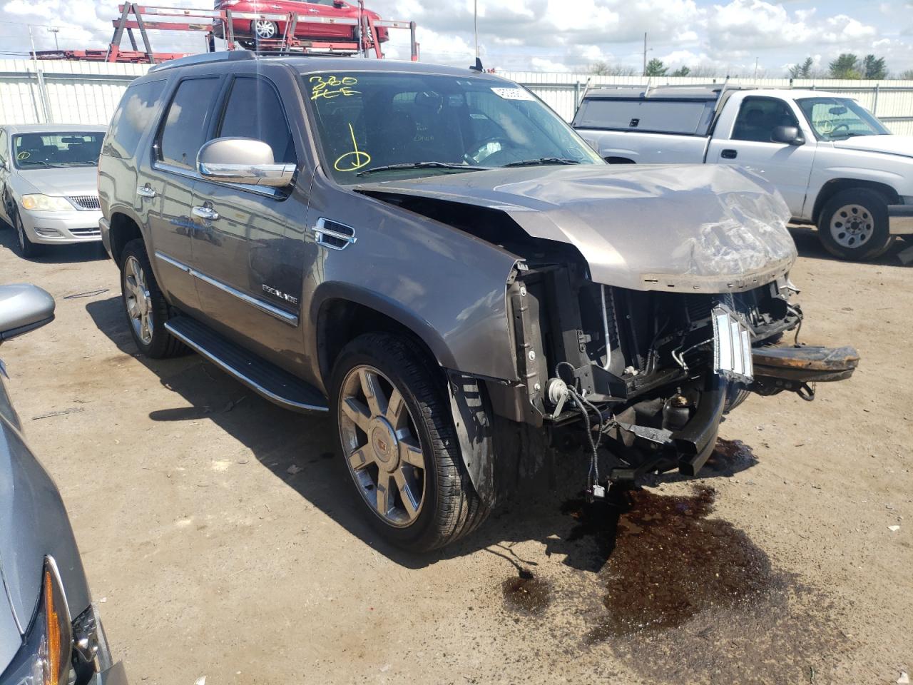 CADILLAC ESCALADE L 2011 with VIN 1GYS4BEF6BR311463 - Photo from auction