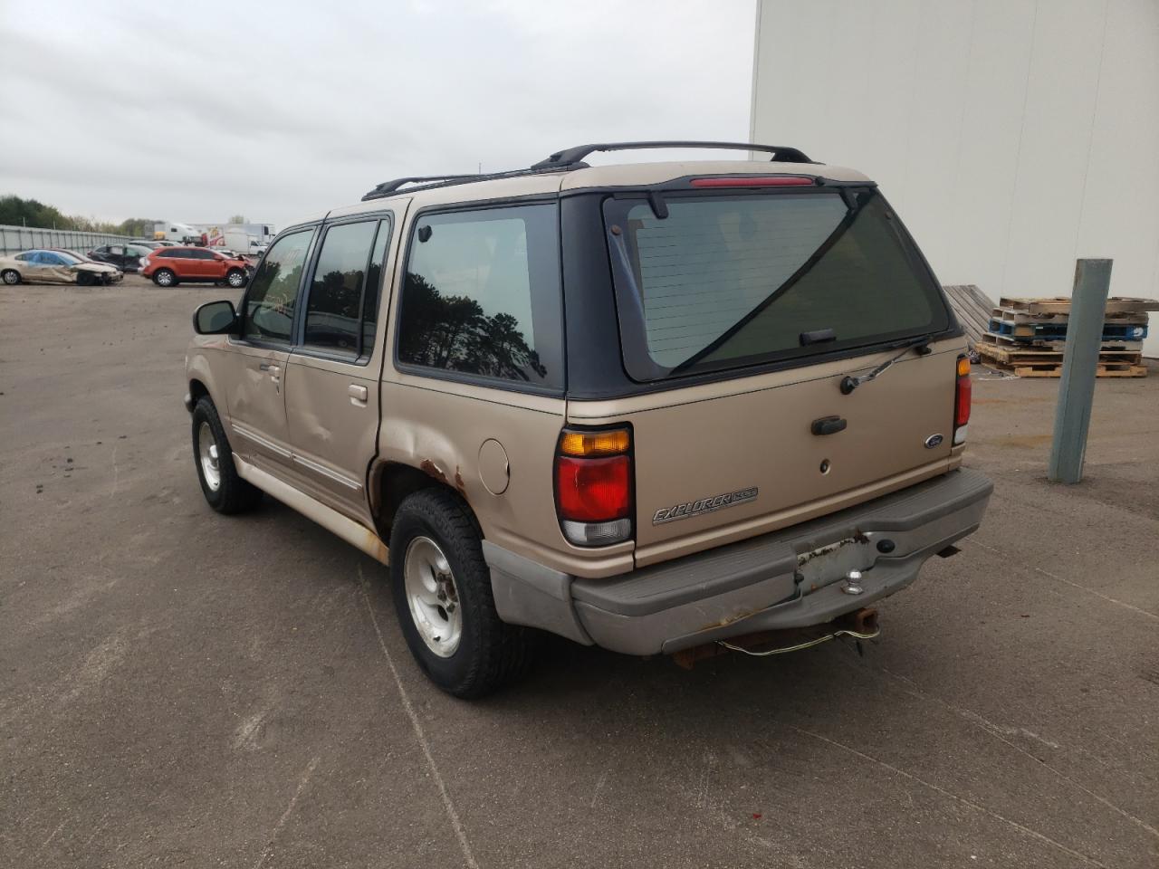Photo 3 from auction – 1995 FORD EXPLORER with VIN 1FMDU34X7SZB23853
