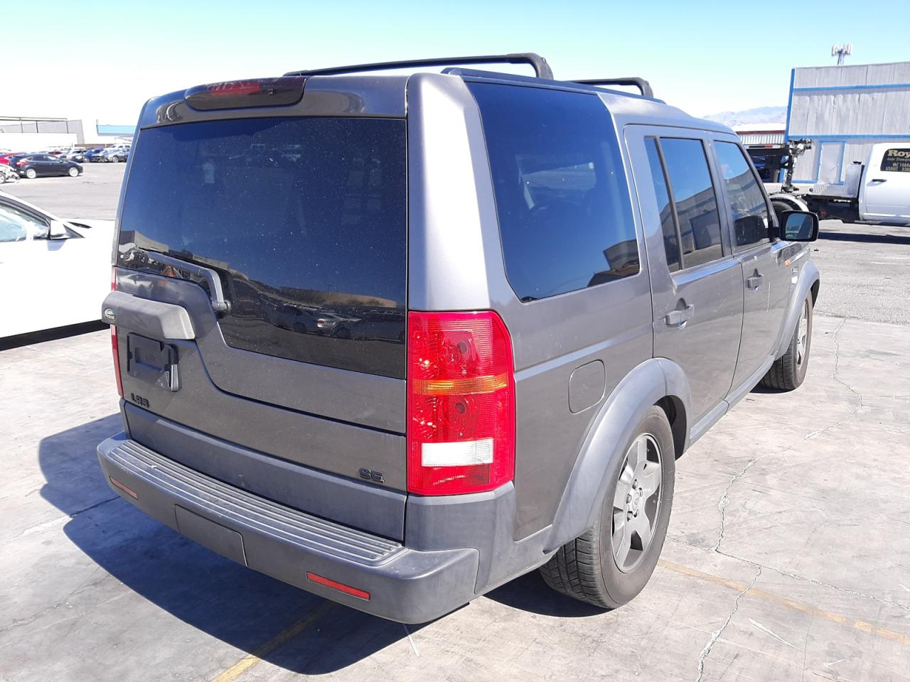 Photo 4 from auction – 2006 LAND ROVER LR3 SE with VIN SALAD24496A352992