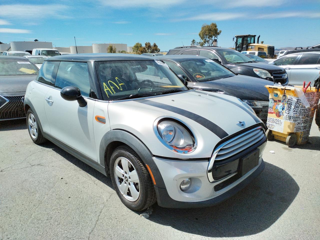 MINI COOPER 2015 with VIN WMWXM5C58FT940915 - Photo from auction