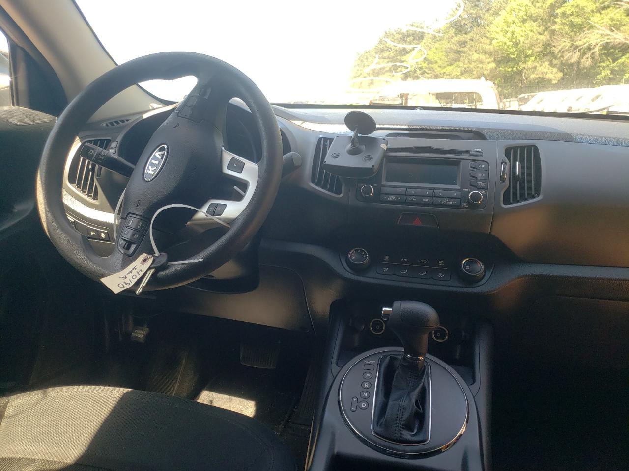 Photo 9 from auction – 2011 KIA SPORTAGE L with VIN KNDPB3A20B7029129