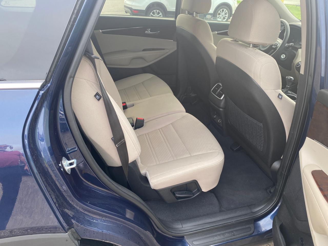 Photo 6 from auction – 2018 KIA SORENTO LX with VIN 5XYPGDA56JG420126