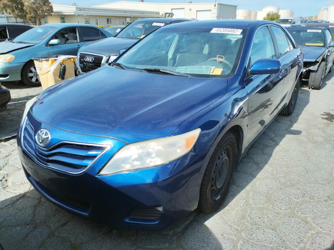 Zdjęcie 2 z aukcji – 2011 TOYOTA CAMRY BASE z VIN 4T1BF3EK9BU596834
