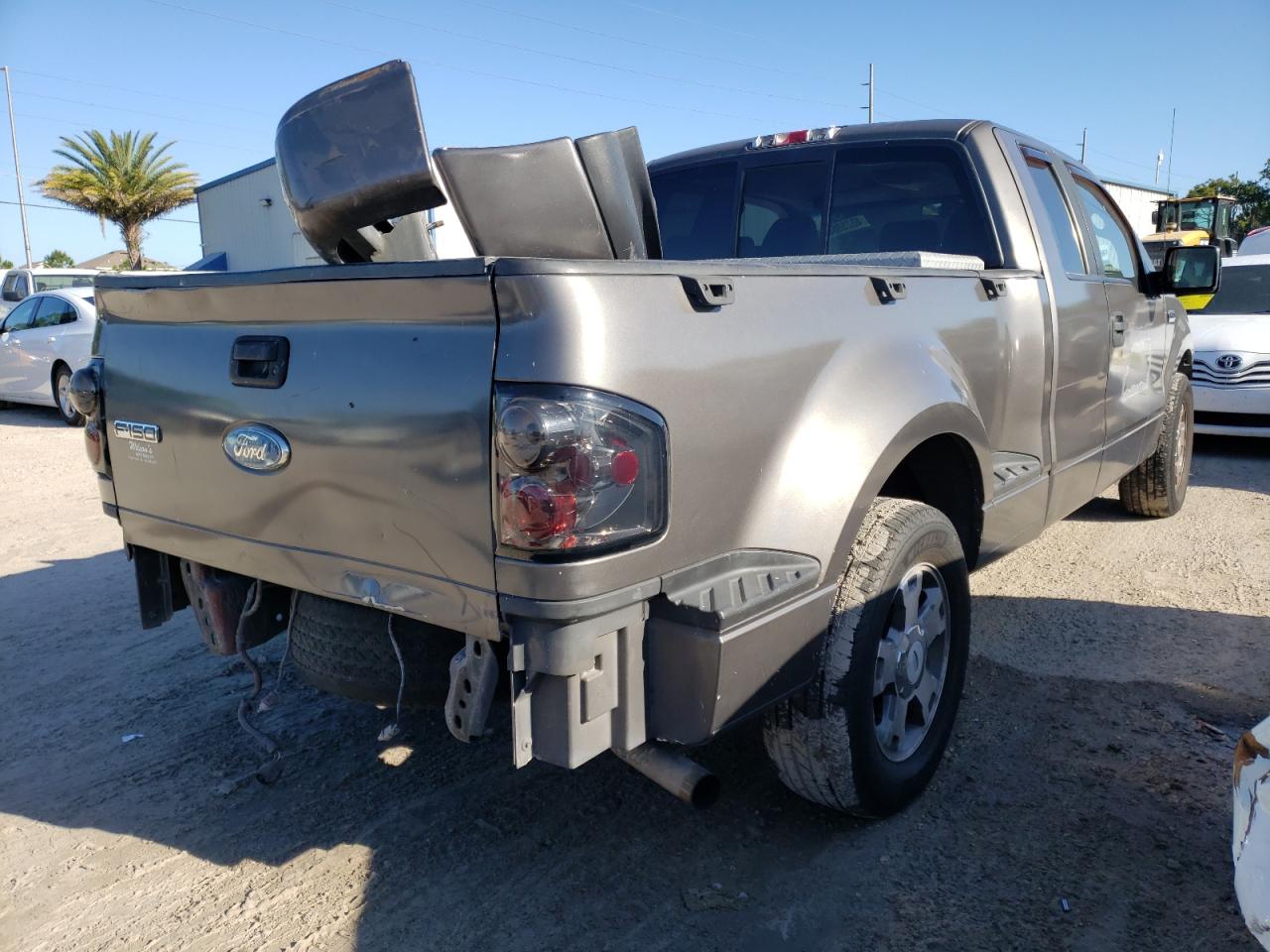 Photo 4 from auction – 2008 FORD F150 with VIN 1FTRX02W98KC11606
