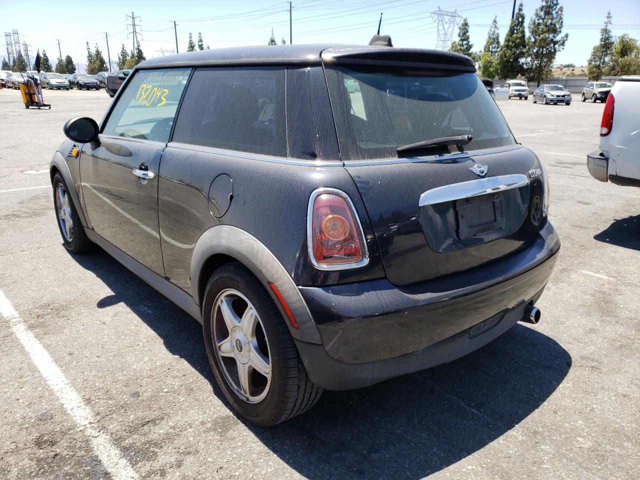 Photo 3 from auction – 2008 MINI COOPER with VIN WMWMF33588TT62853