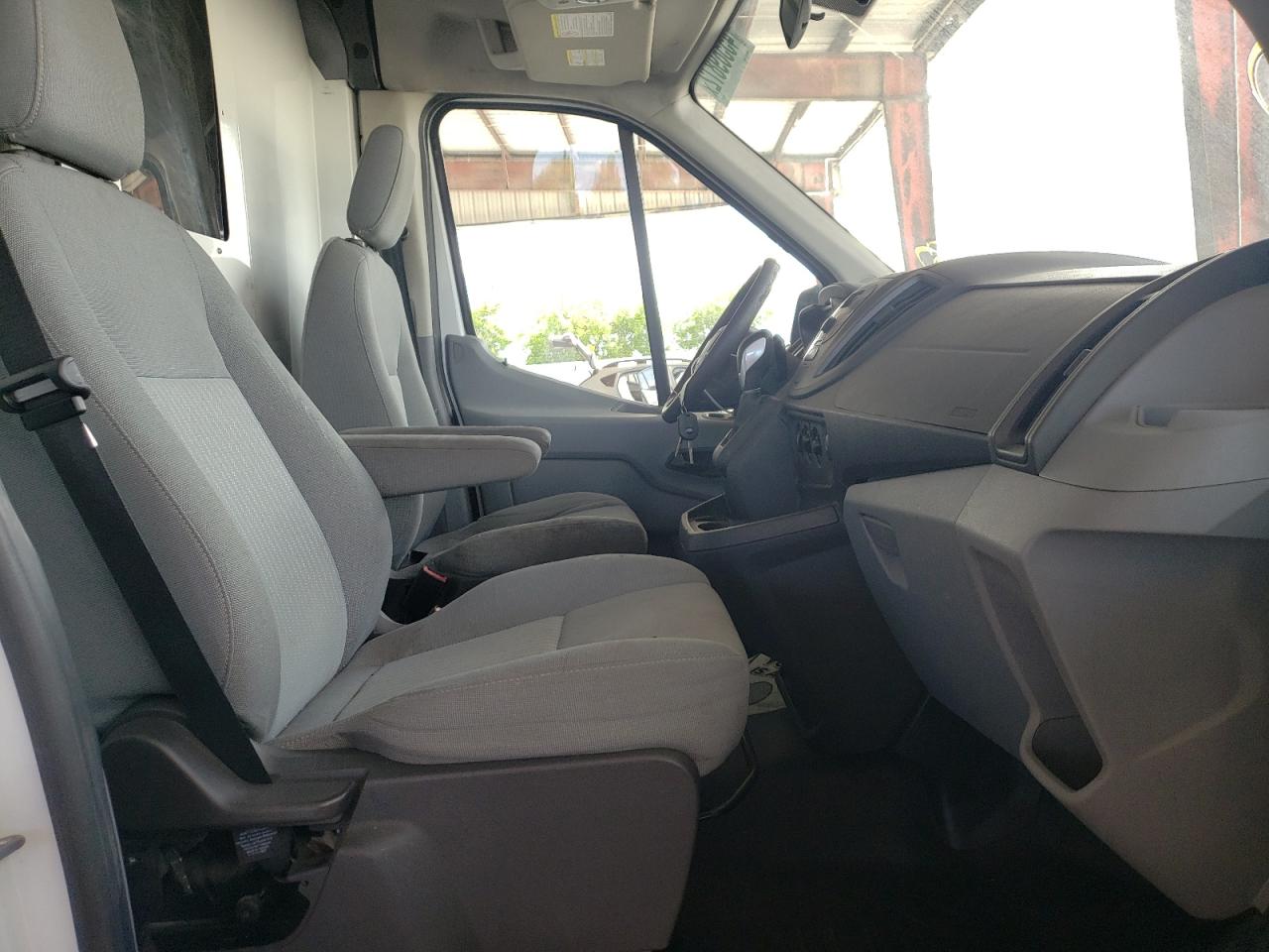 Photo 5 from auction – 2015 FORD TRANSIT T- with VIN 1FTNR2CG3FKA28355