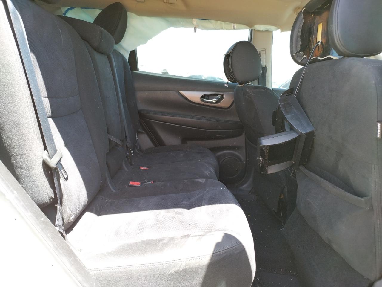 Photo 6 from auction – 2015 NISSAN ROGUE S with VIN KNMAT2MT9FP579811