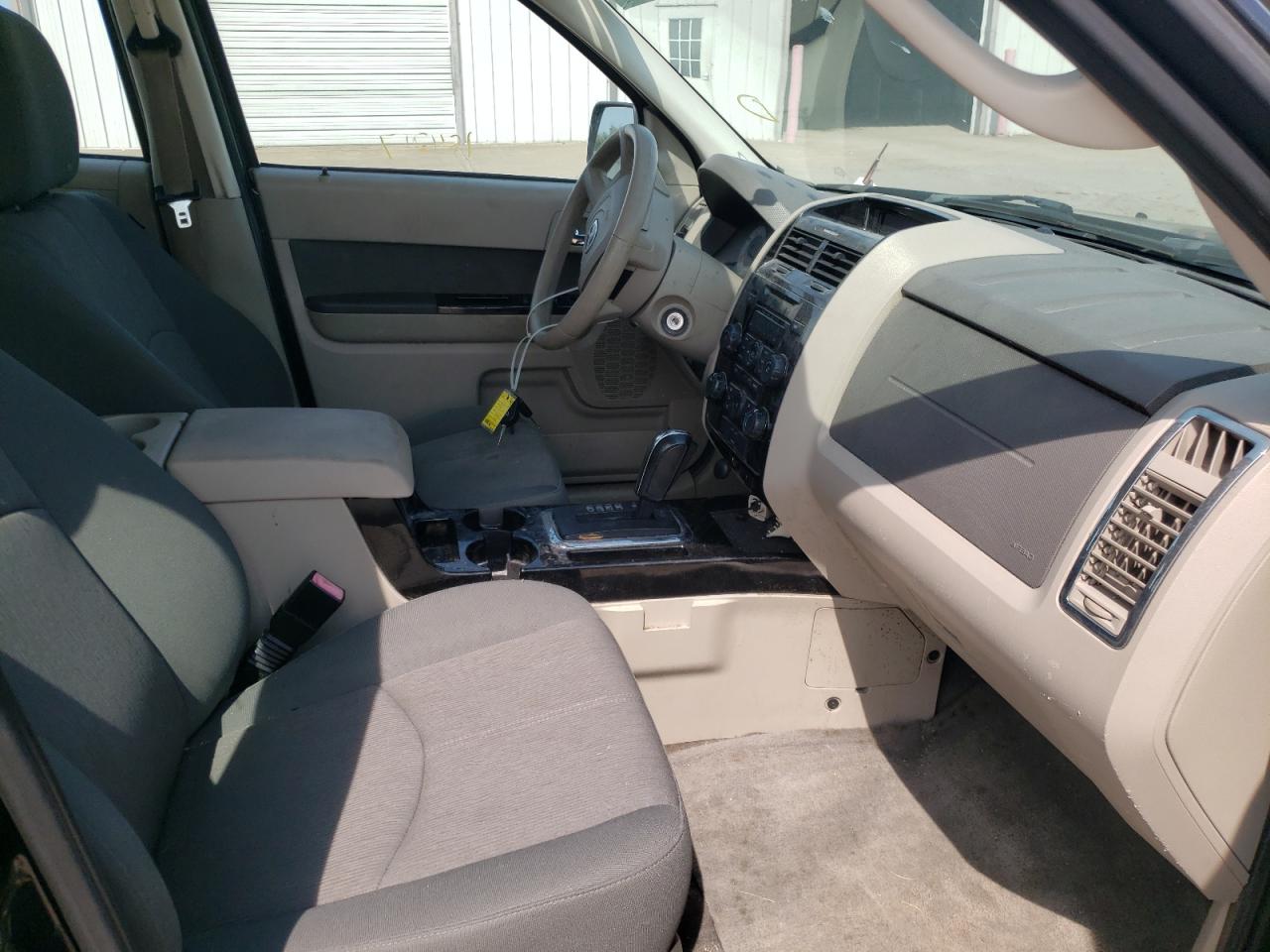 Photo 5 from auction – 2010 MAZDA TRIBUTE I with VIN 4F2CY0C74AKM02446