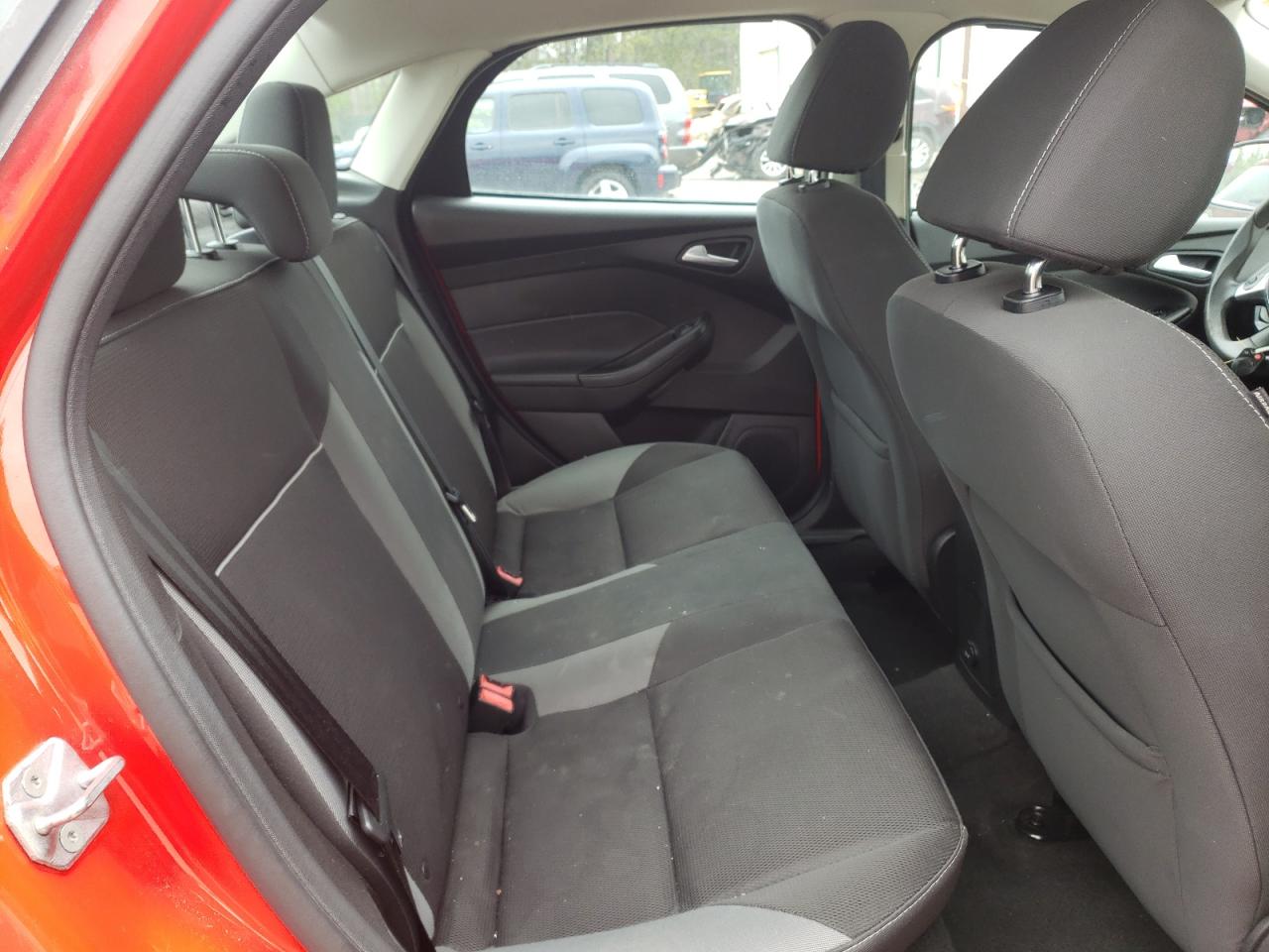 Photo 6 from auction – 2014 FORD FOCUS SE with VIN 1FADP3F27EL211568