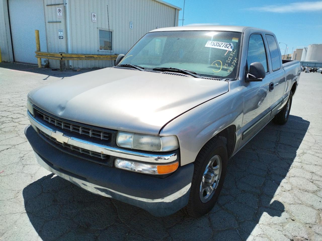 Photo 2 from auction – 2001 CHEVROLET SILVERADO with VIN 2GCEC19V111280535