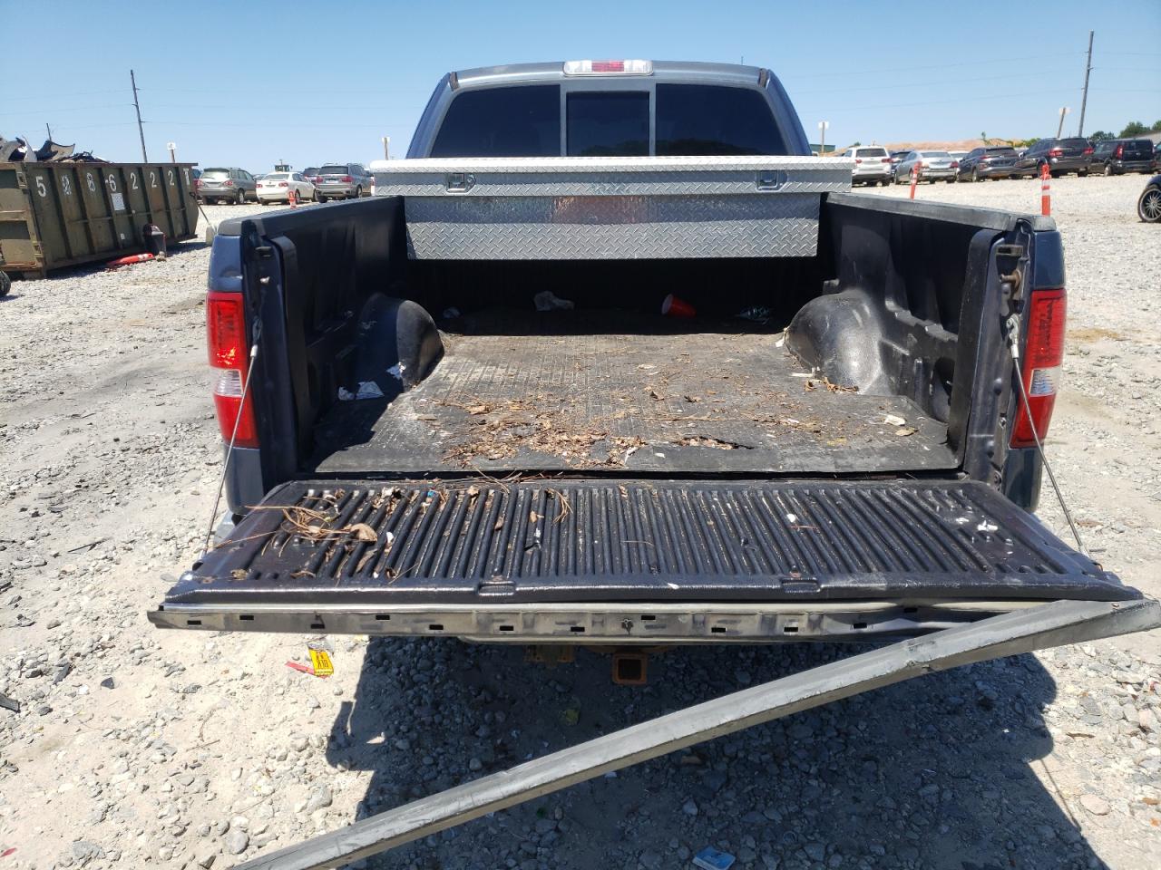 Photo 9 from auction – 2004 FORD F150 with VIN 1FTRX12W04NC32083