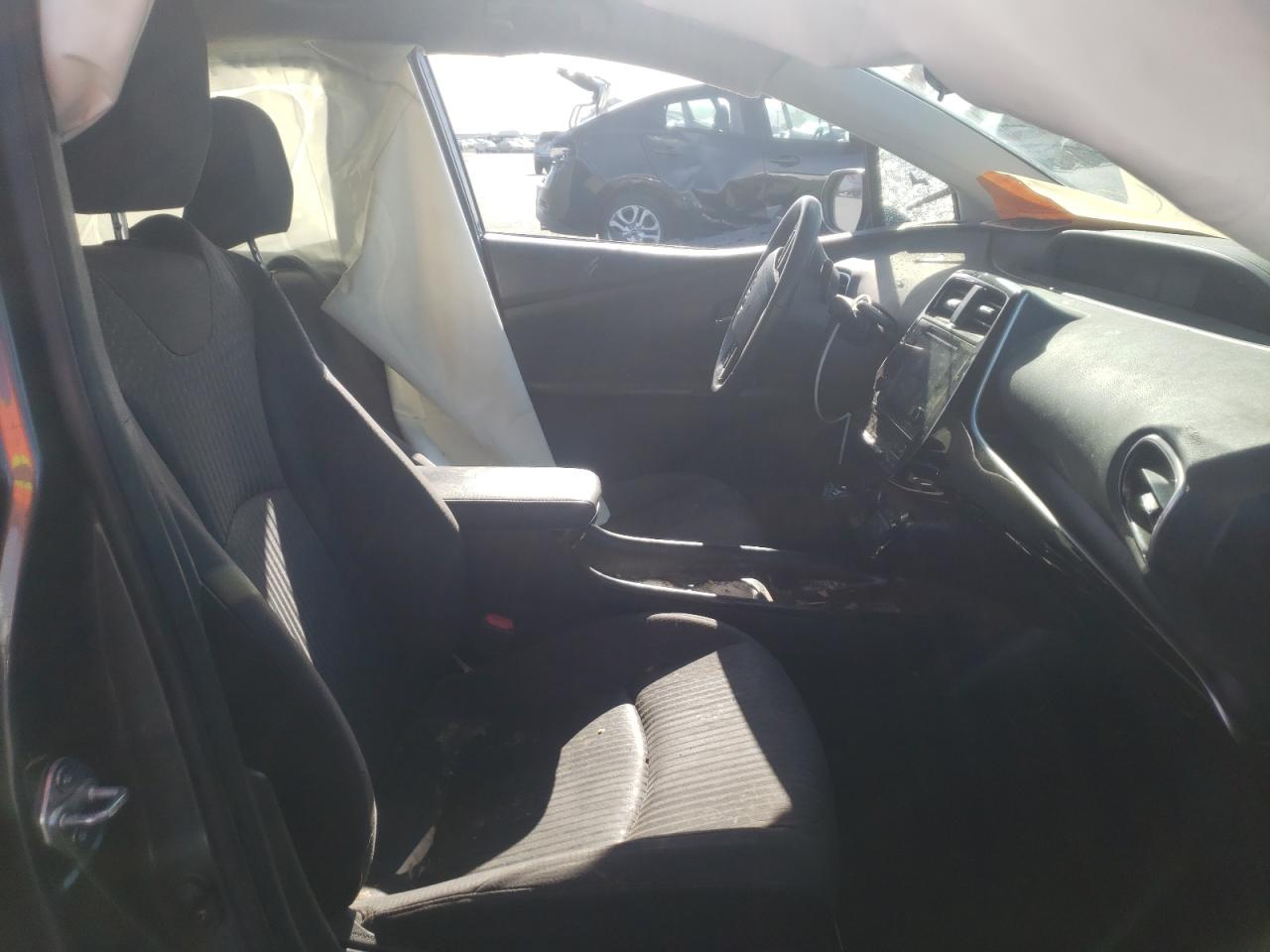 Photo 5 from auction – 2016 TOYOTA PRIUS with VIN JTDKARFU9G3505659