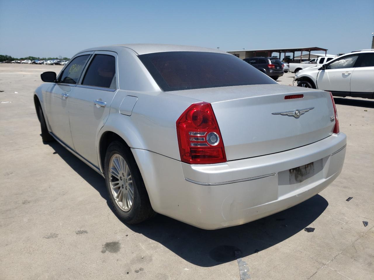 Photo 3 from auction – 2010 CHRYSLER 300 TOURIN with VIN 2C3CA4CD0AH216366