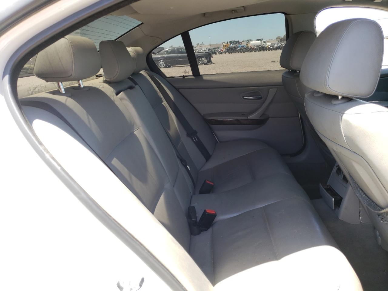 Photo 6 from auction – 2006 BMW 325 I with VIN WBAVB13546KX40979