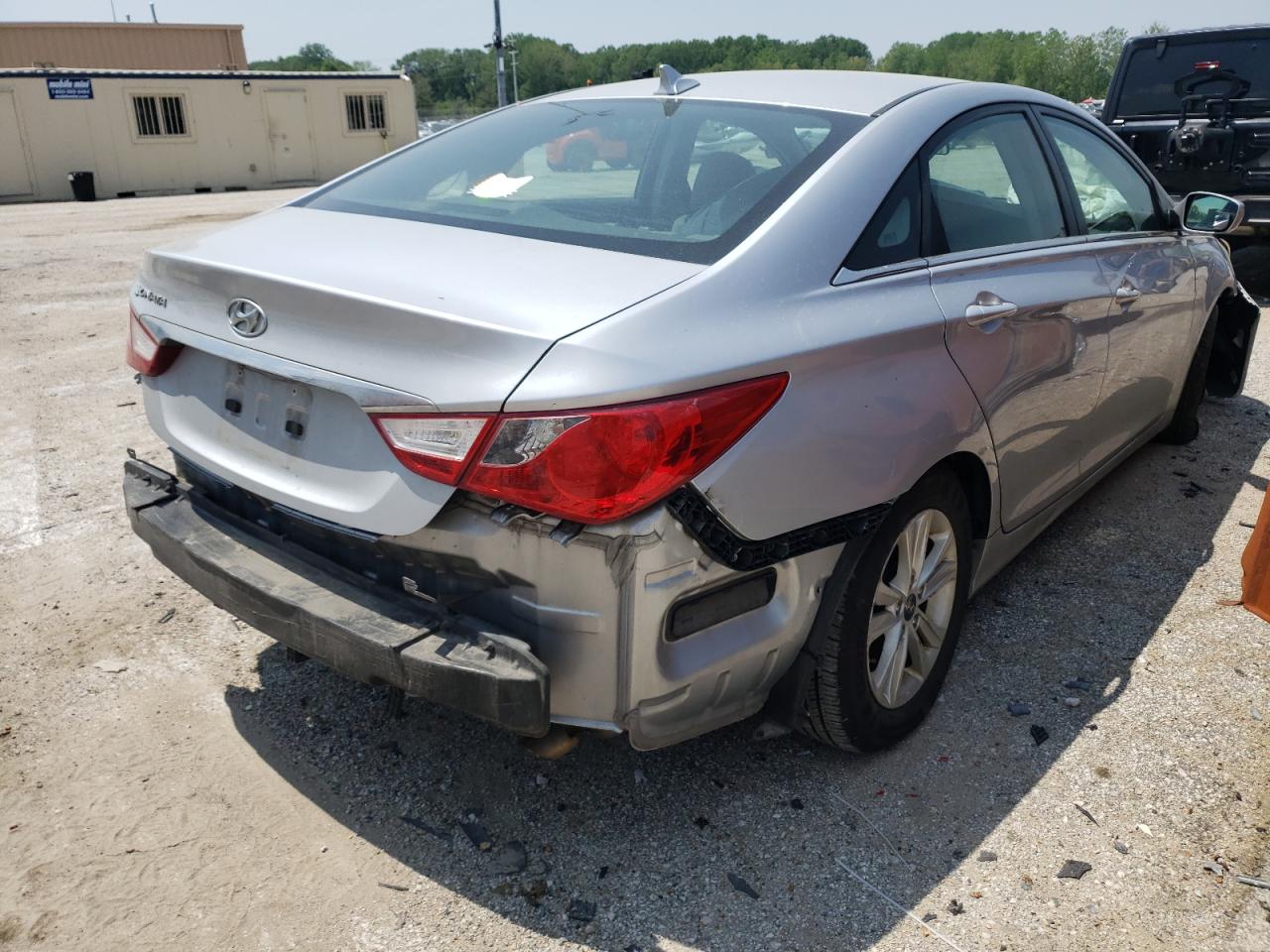 Photo 4 from auction – 2011 HYUNDAI SONATA GLS with VIN 5NPEB4AC7BH164979