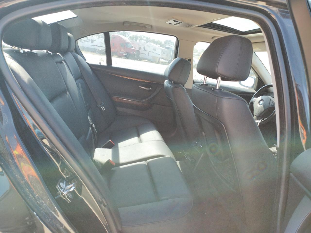 Photo 6 from auction – 2007 BMW 328 I with VIN WBAVA33577PG52630