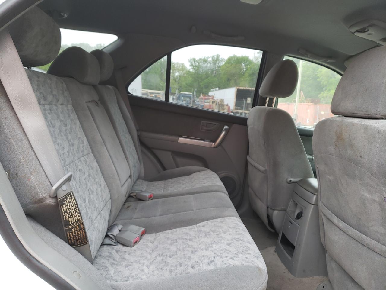 Photo 6 from auction – 2006 KIA SORENTO EX with VIN KNDJD733065576853