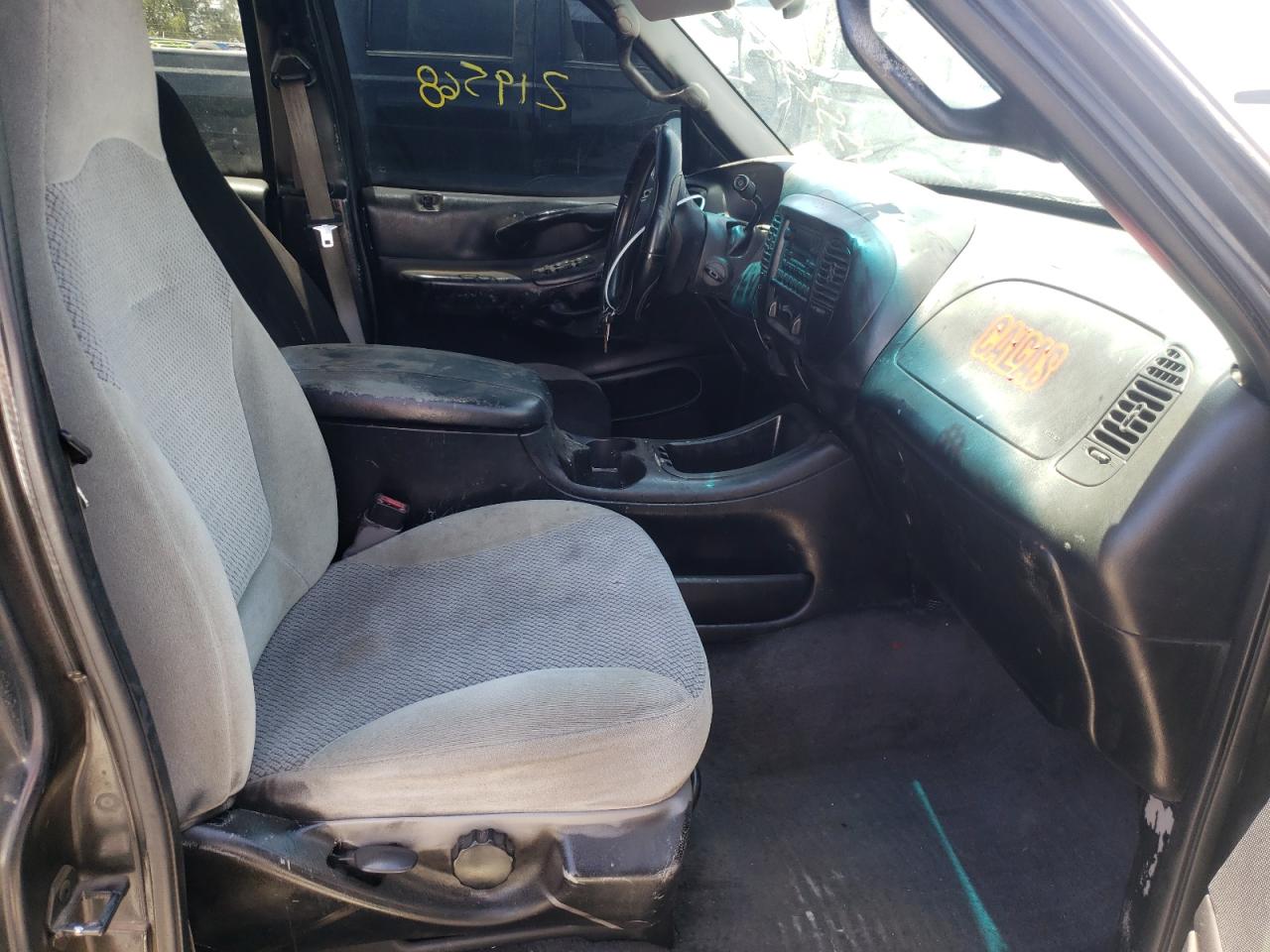 Photo 5 from auction – 2001 FORD EXPEDITION with VIN 1FMRU15L61LB08932