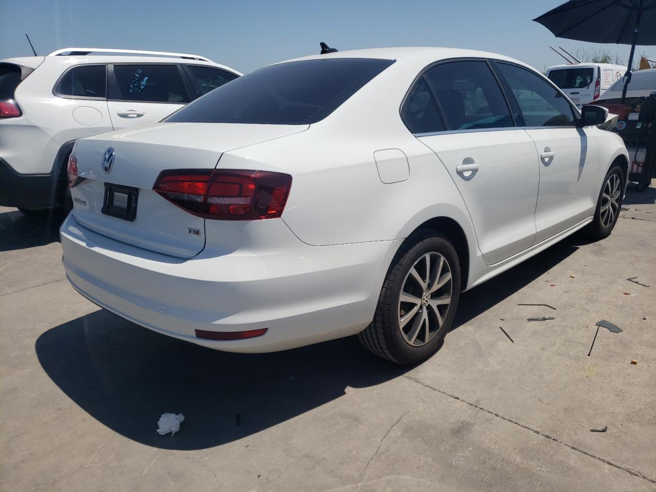 Photo 4 from auction – 2017 VOLKSWAGEN JETTA SE with VIN 3VWDB7AJ3HM262712