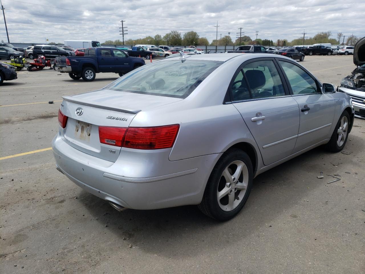 Photo 4 from auction – 2010 HYUNDAI SONATA SE with VIN 5NPEU4AF3AH641443
