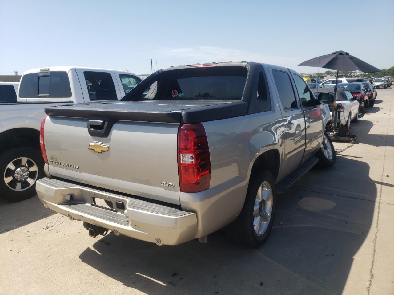 Photo 4 from auction – 2007 CHEVROLET AVALANCHE with VIN 3GNEC120X7G311321