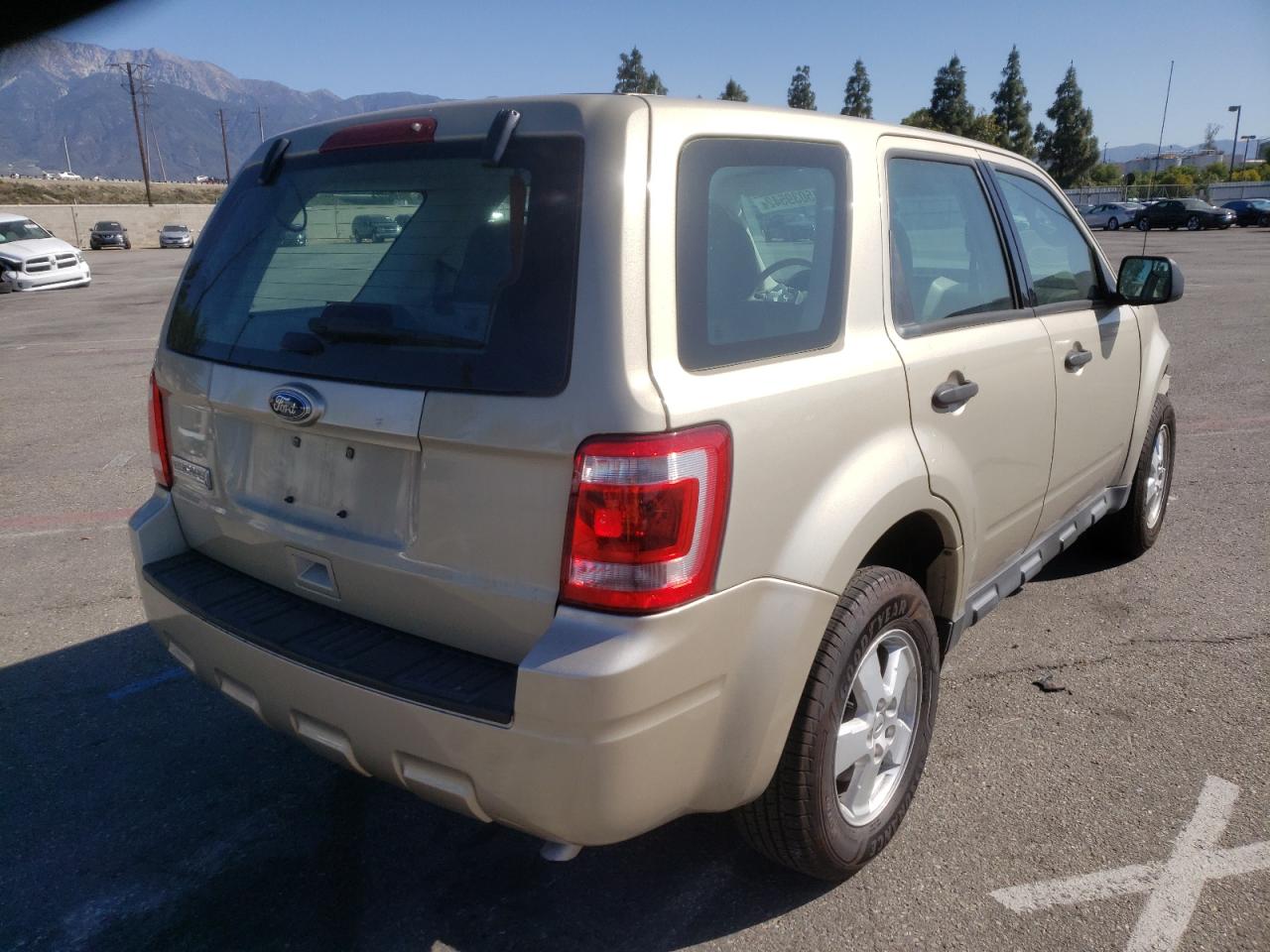 Photo 4 from auction – 2012 FORD ESCAPE XLS with VIN 1FMCU0C71CKC54606