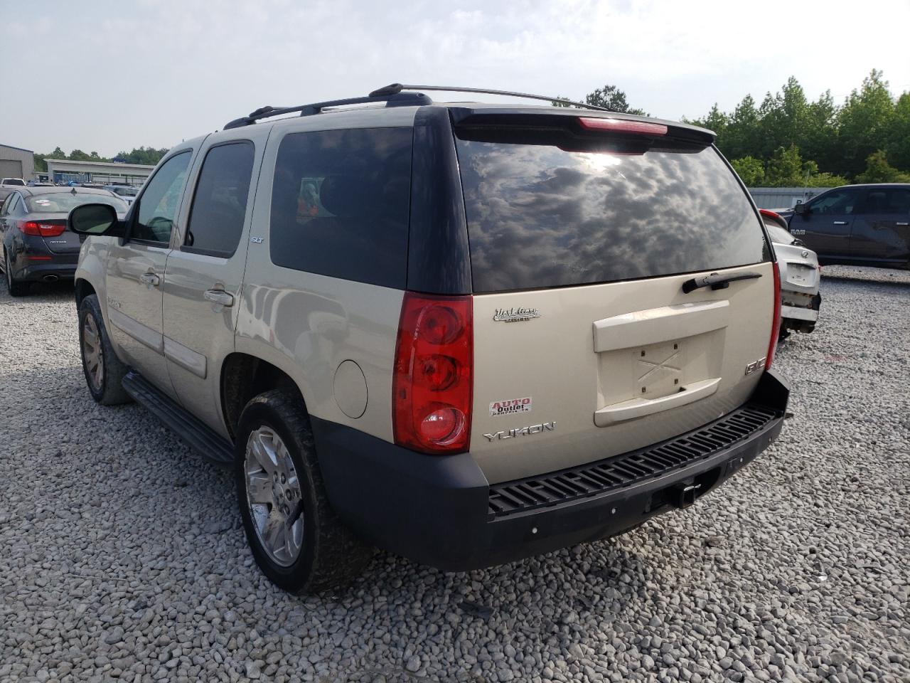 Photo 3 from auction – 2007 GMC YUKON with VIN 1GKFC13J57R368907
