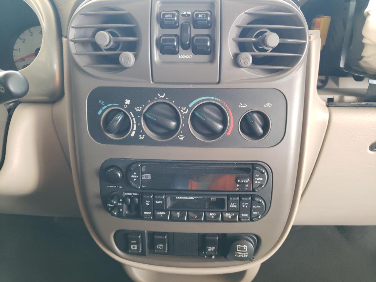 Photo 9 from auction – 2002 CHRYSLER PT CRUISER with VIN 3C8FY68B72T256152