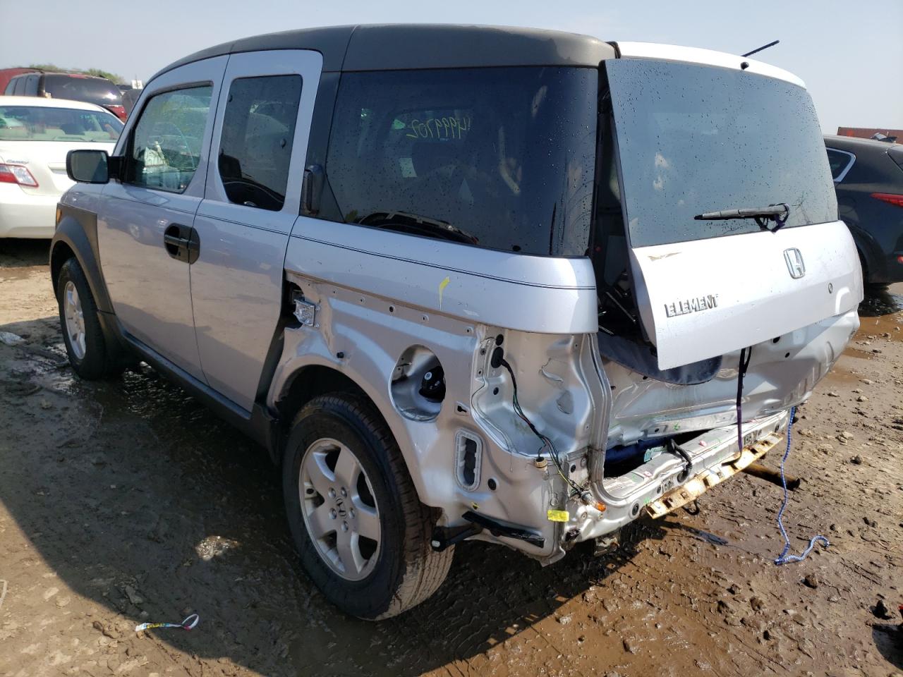 Photo 3 from auction – 2003 HONDA ELEMENT EX with VIN 5J6YH28593L031347