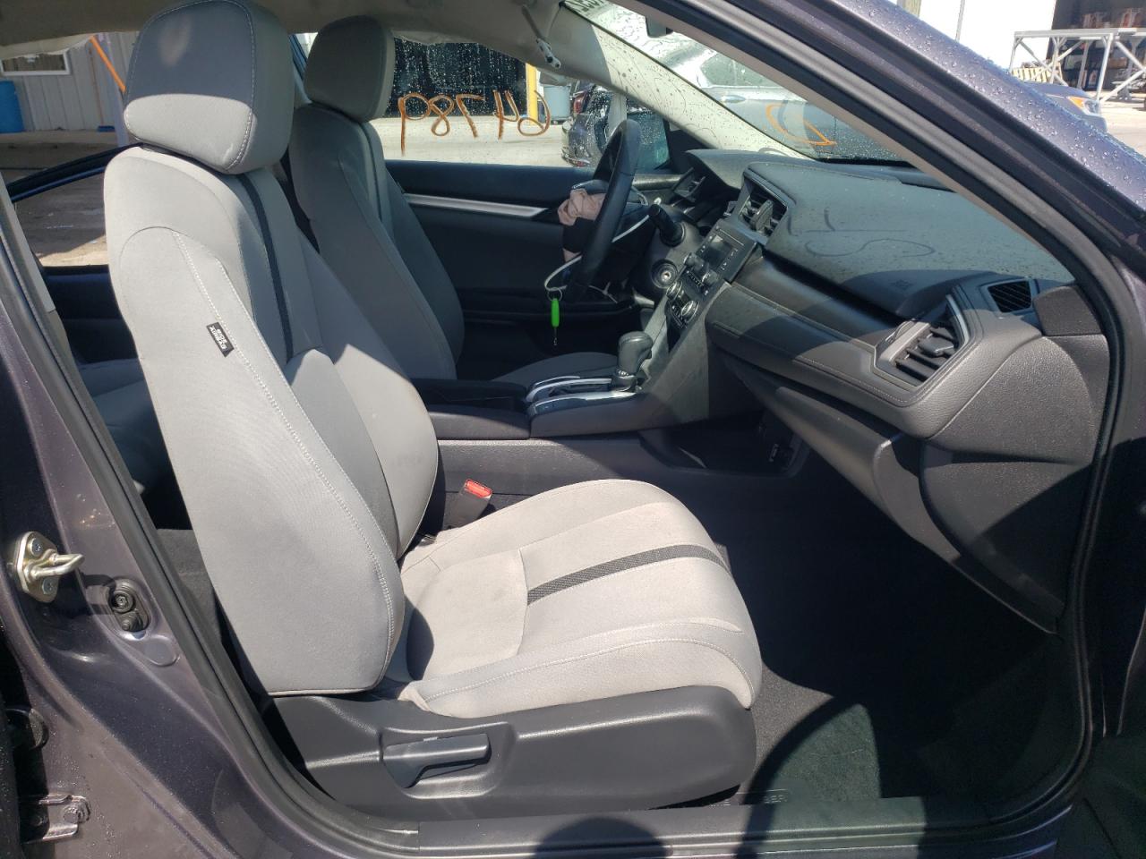 Photo 5 from auction – 2016 HONDA CIVIC LX with VIN 19XFC2F52GE060394