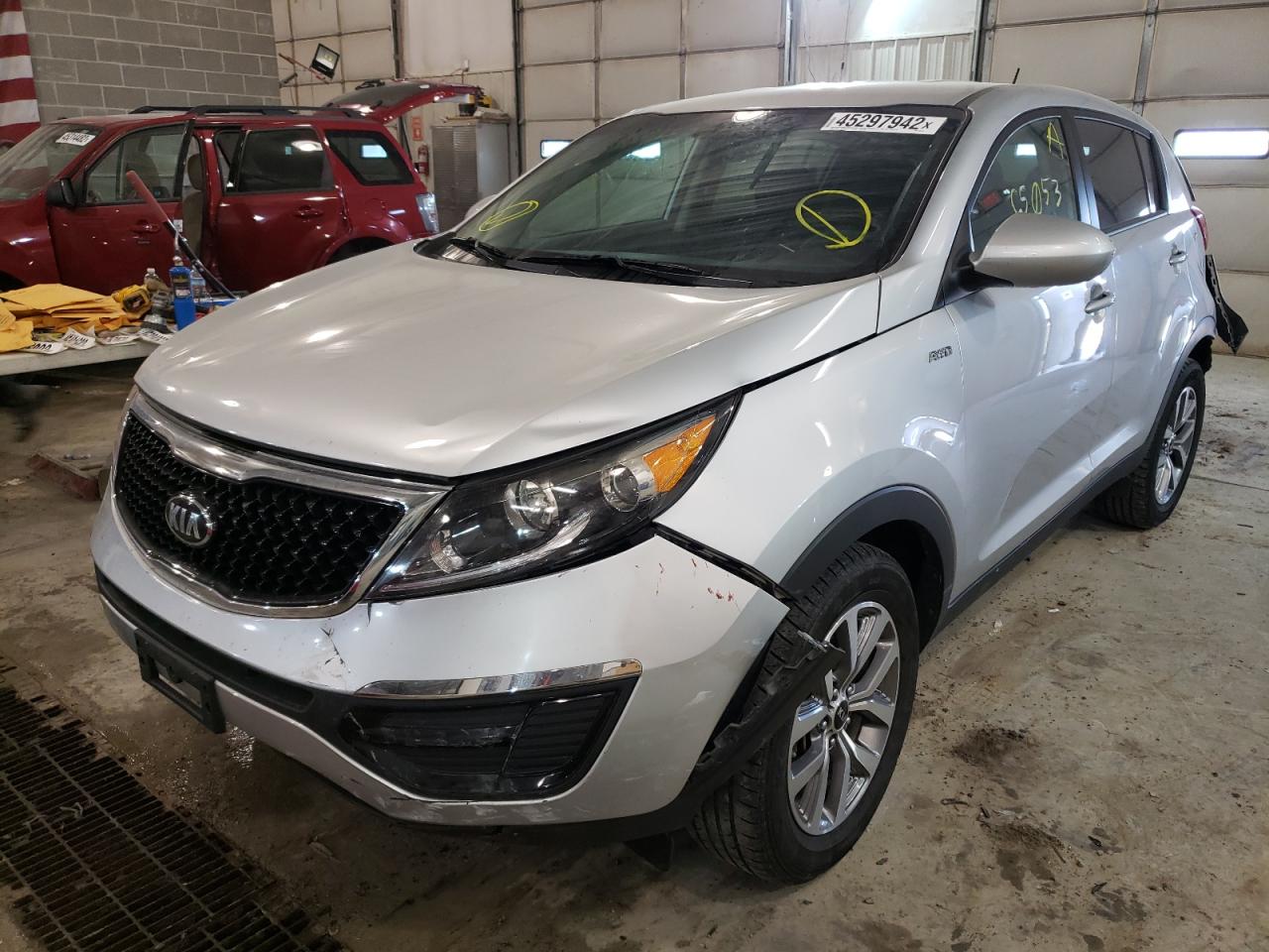 Photo 2 from auction – 2015 KIA SPORTAGE L with VIN KNDPBCAC5F7683722
