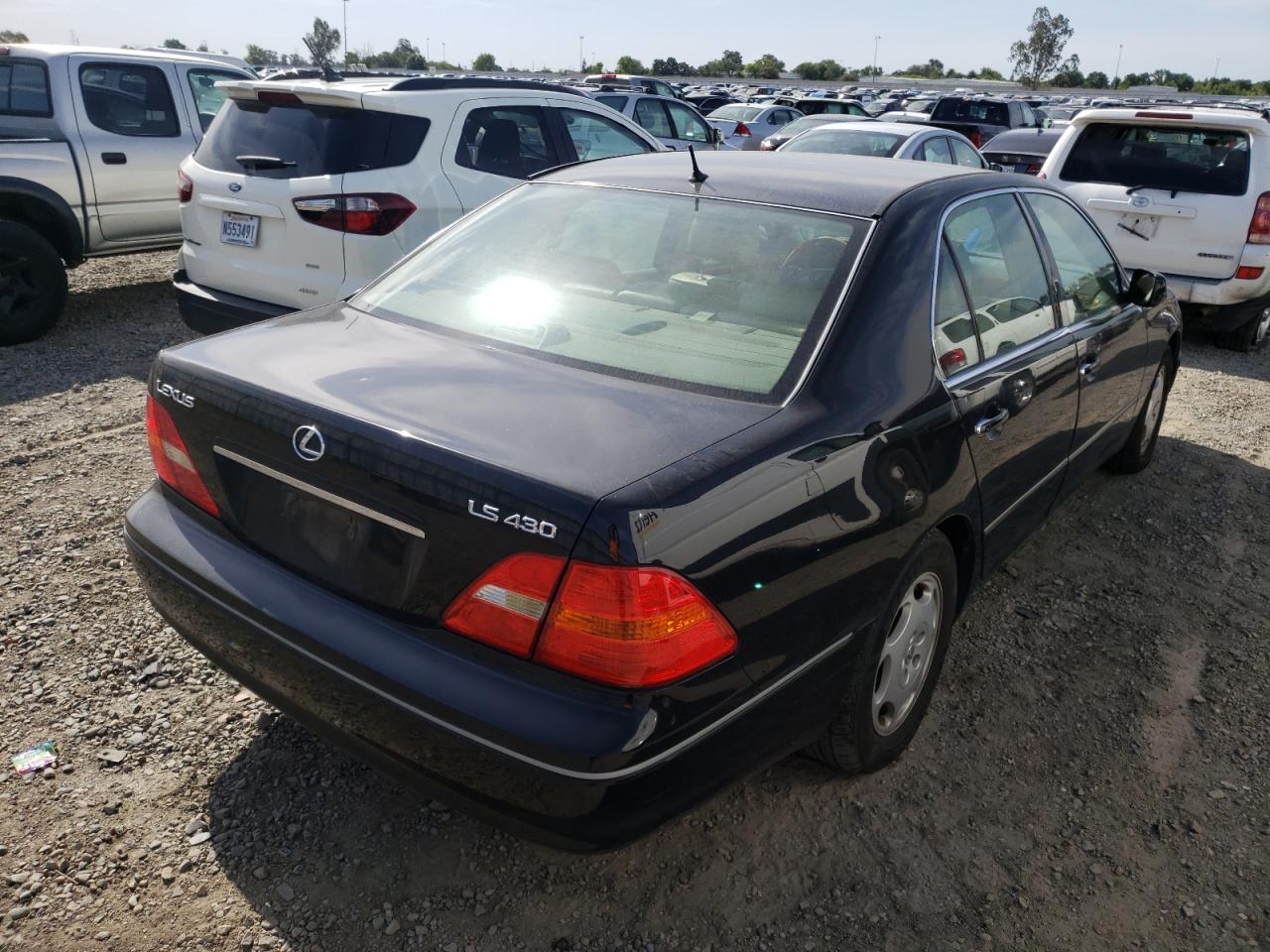 Photo 4 from auction – 2001 LEXUS LS 430 with VIN JTHBN30F010040949