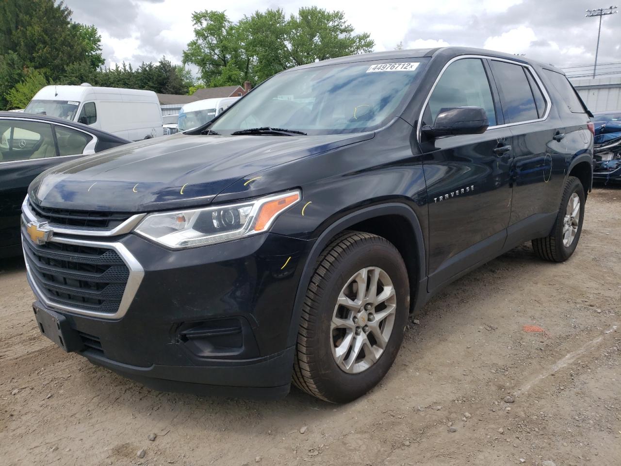 Photo 2 from auction – 2018 CHEVROLET TRAVERSE L with VIN 1GNERFKW3JJ172865