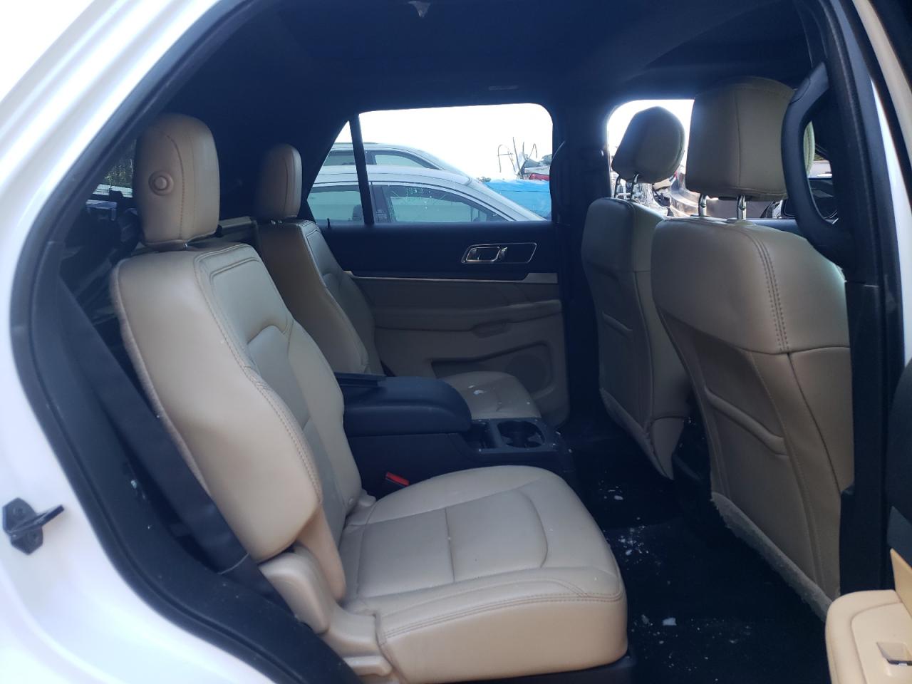 Photo 6 from auction – 2017 FORD EXPLORER L with VIN 1FM5K7F87HGB59151