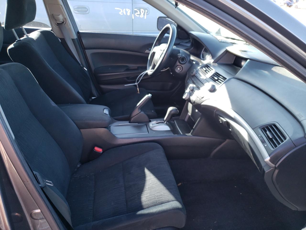 Photo 5 from auction – 2011 HONDA ACCORD LX with VIN 1HGCP2F36BA156550