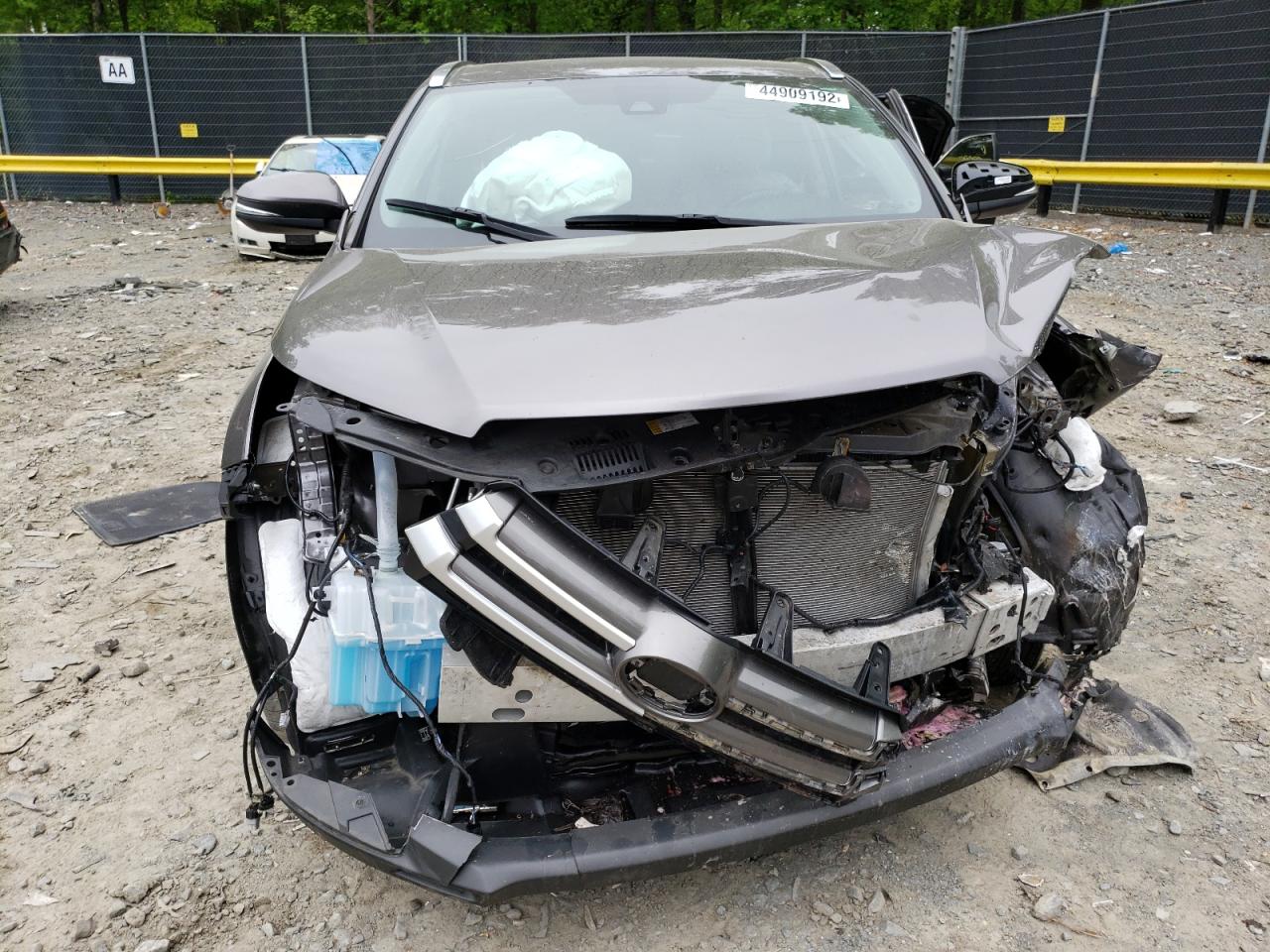 Photo 9 from auction – 2019 TOYOTA HIGHLANDER with VIN 5TDJZRFHXKS712835