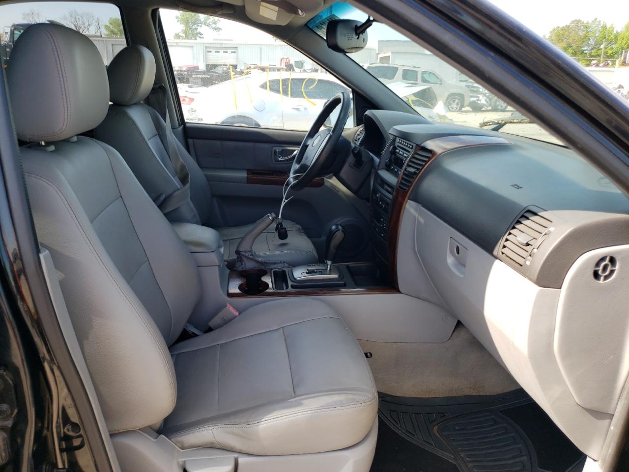 Photo 5 from auction – 2006 KIA SORENTO EX with VIN KNDJD733X65610197