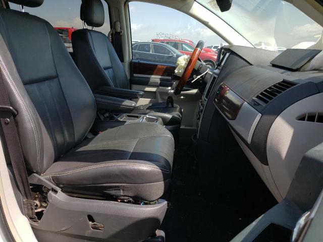 Photo 5 from auction – 2010 CHRYSLER TOWN & COU with VIN 2A4RR8DX4AR376494