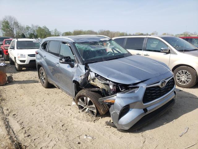 TOYOTA HIGHLANDER 2022 with VIN 5TDHZRBHXNS202204 - Photo from auction