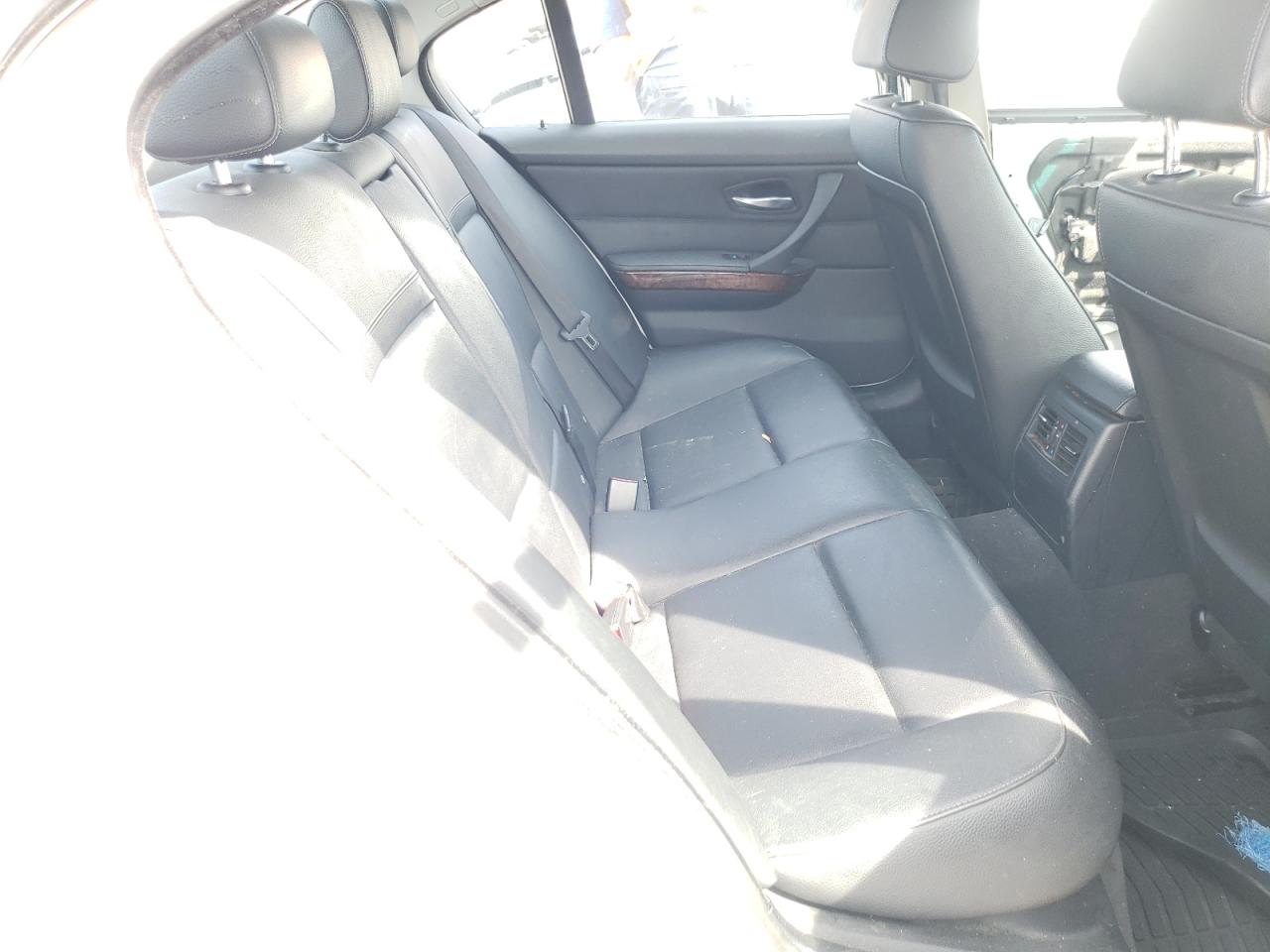 Photo 6 from auction – 2010 BMW 328 XI with VIN WBAPK7C54AA459646