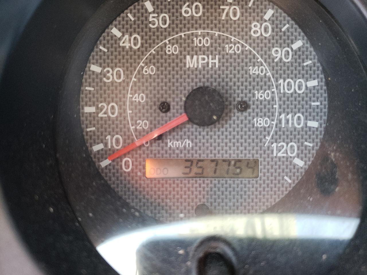 Photo 8 from auction – 1998 TOYOTA RAV 4 with VIN JT3GP10VXW7029067
