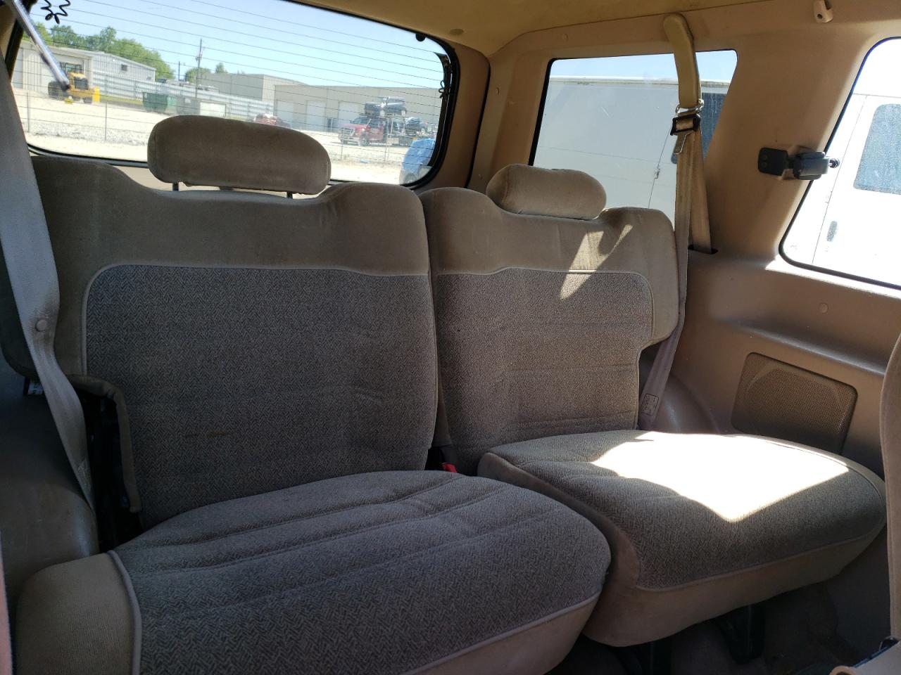Photo 6 from auction – 1998 FORD EXPLORER with VIN 1FMYU22X5WUC01239