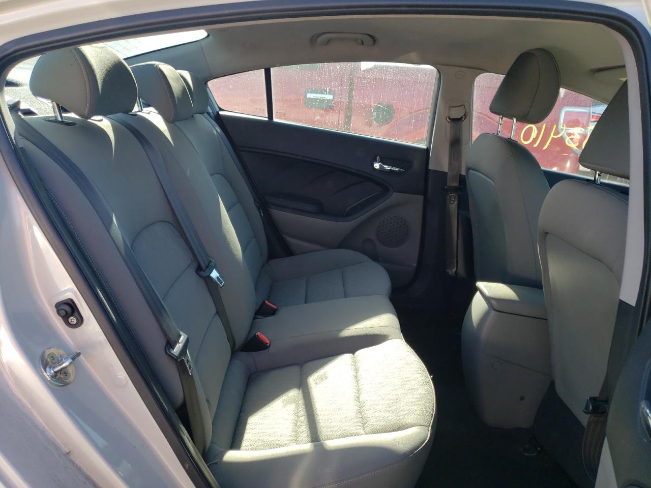 Photo 6 from auction – 2015 KIA FORTE LX with VIN KNAFK4A60F5421000