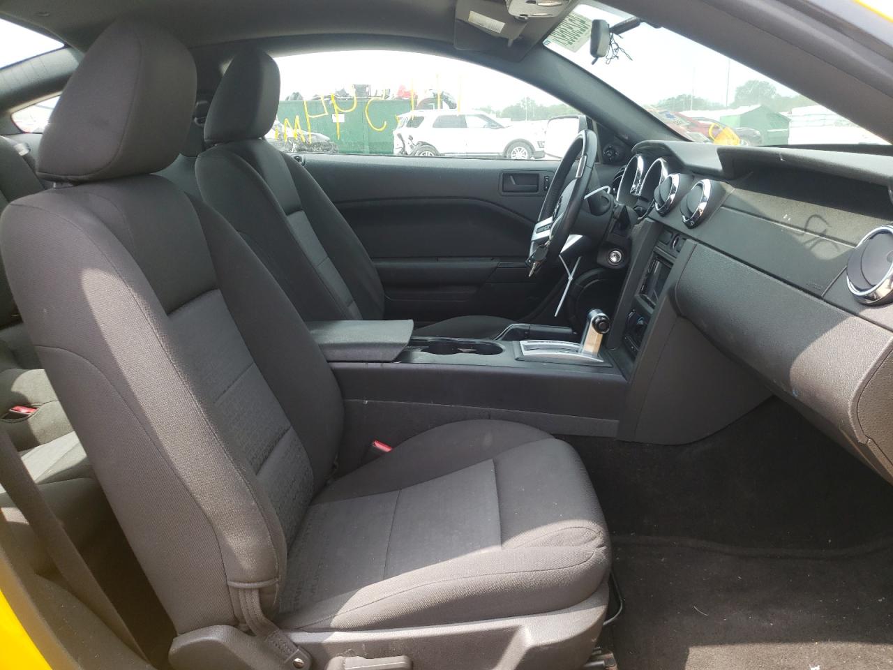 Photo 5 from auction – 2005 FORD MUSTANG with VIN 1ZVFT80N455253583