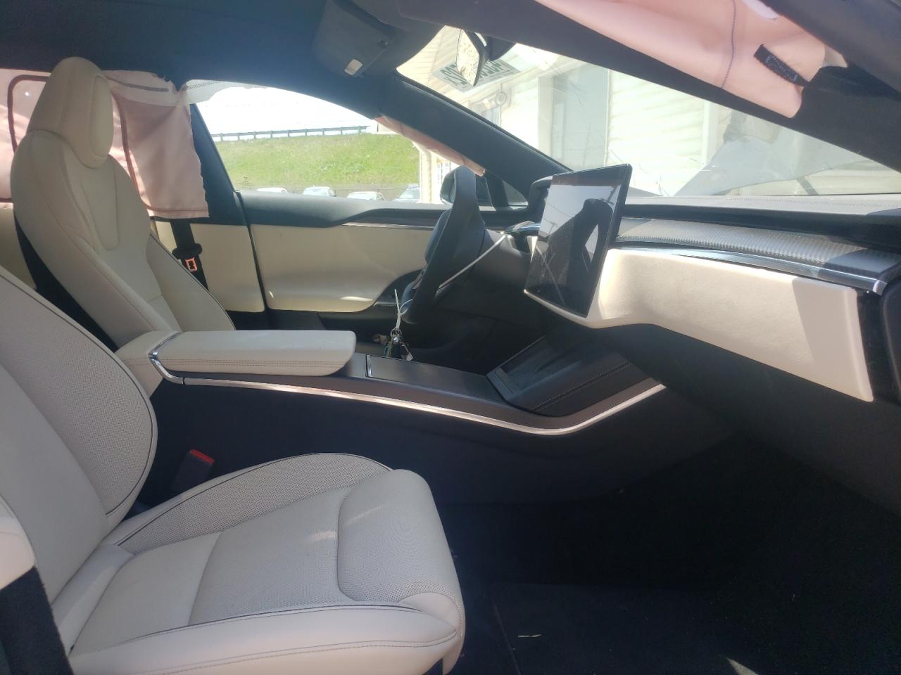 Photo 19 from auction – 2022 TESLA MODEL S with VIN 5YJSA1E65NF468744