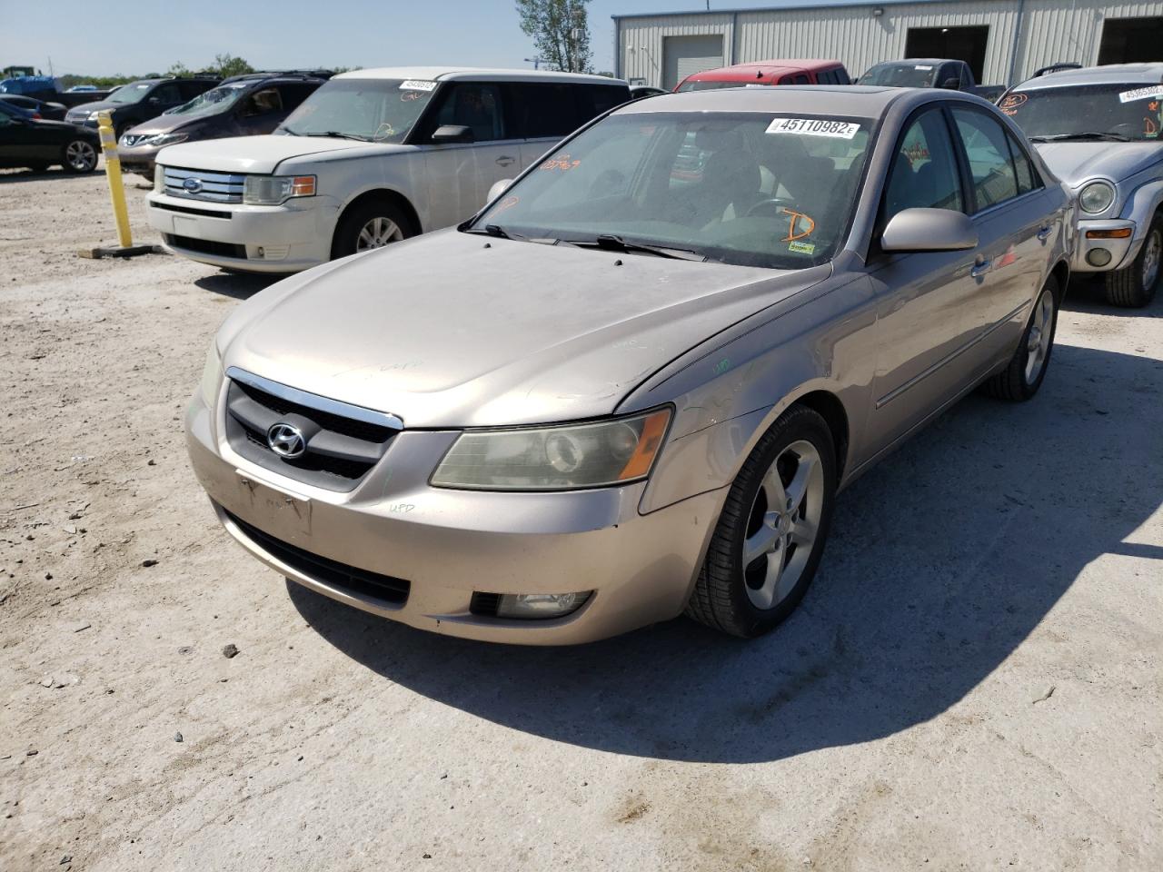 Photo 2 from auction – 2006 HYUNDAI SONATA GLS with VIN 5NPEU46F16H037969