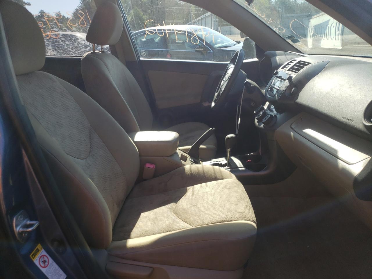 Photo 5 from auction – 2010 TOYOTA RAV4 with VIN JTMZF4DV6A5030448