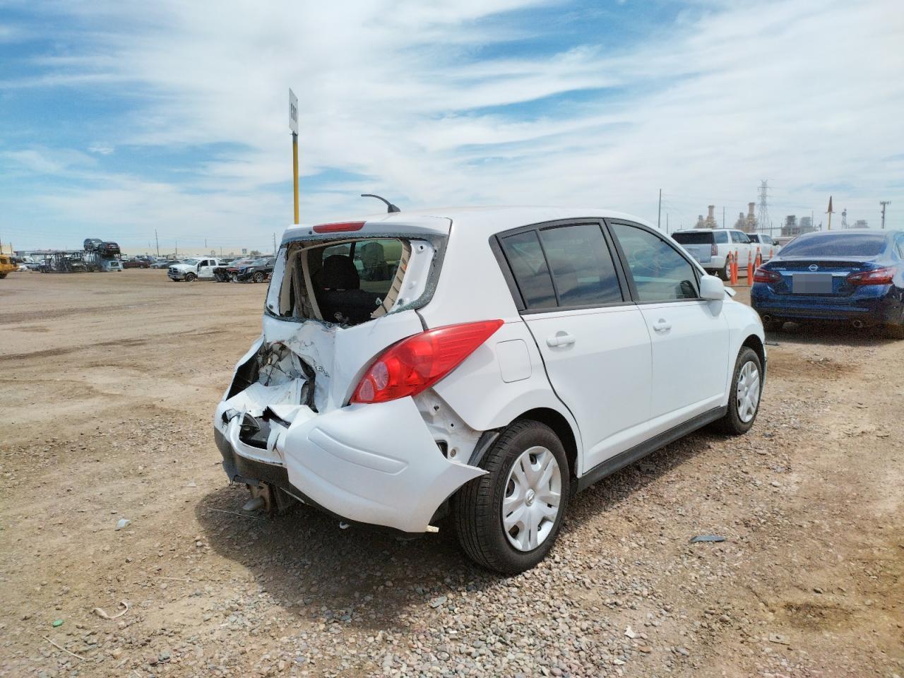 Photo 4 from auction – 2011 NISSAN VERSA S with VIN 3N1BC1CP2BL463748