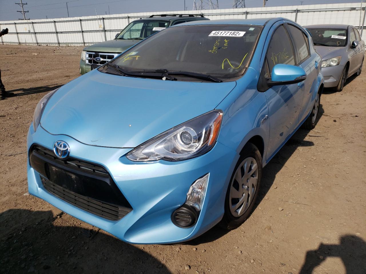 Photo 2 from auction – 2015 TOYOTA PRIUS C with VIN JTDKDTB31F1107728
